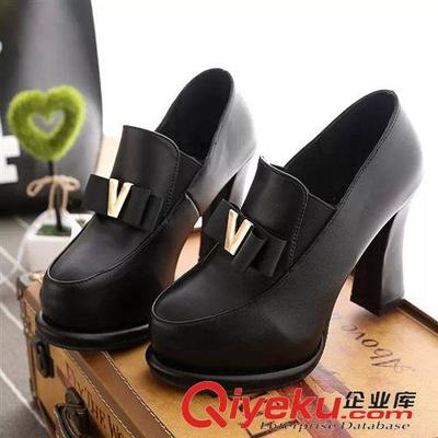 时尚之选 春季新款红色婚鞋——性感短靴