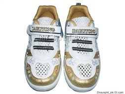 精品儿童凉爽镂空闪灯运动鞋 厂价直销，舒适与趣味兼具